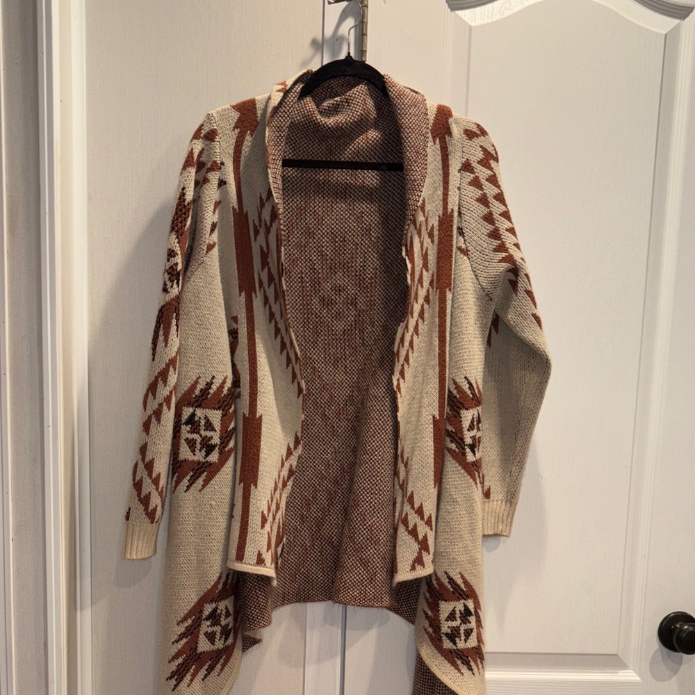 Cozy Geometric Patterned Sweater - Cream and Brown